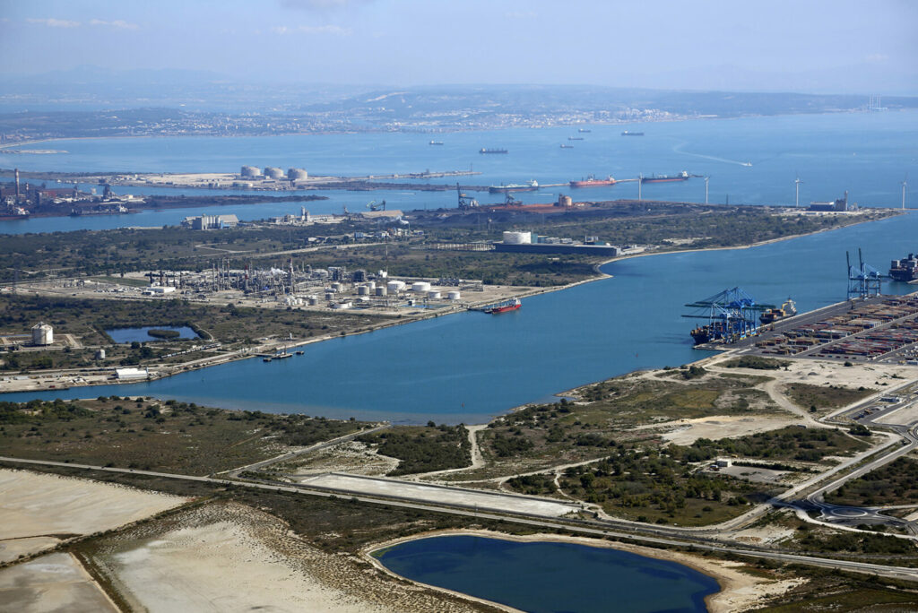 Vue aérienne d'une partie du territoire Fos-Berre-Provence, un moteur industriel régional